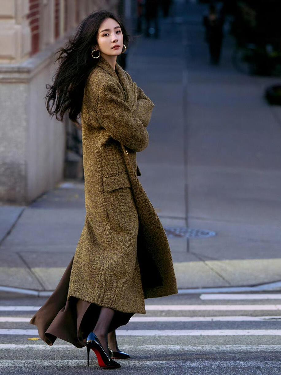 中年女性高圆圆时髦穿搭_中年女性杨幂时髦穿搭_中国中年女明星