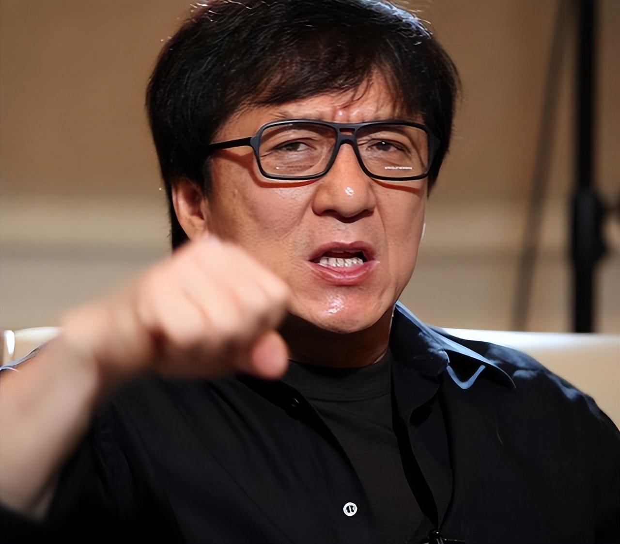 娱乐圈出轨的男人_文章出轨事件_陈赫出轨事件