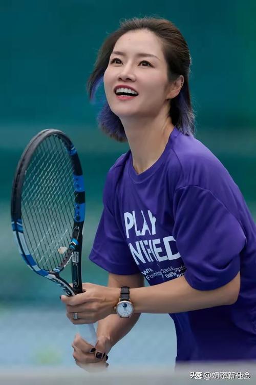 李娜明星网球女友是谁_网球女明星李娜_李娜网球界地位