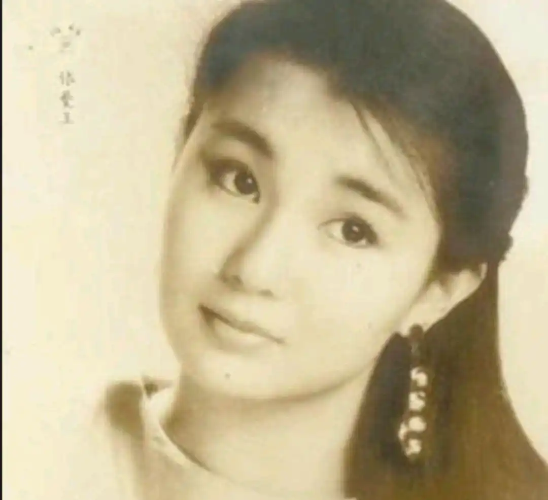 周星驰搭档过的女明星_周星驰电影星女郎_星爷电影女主角