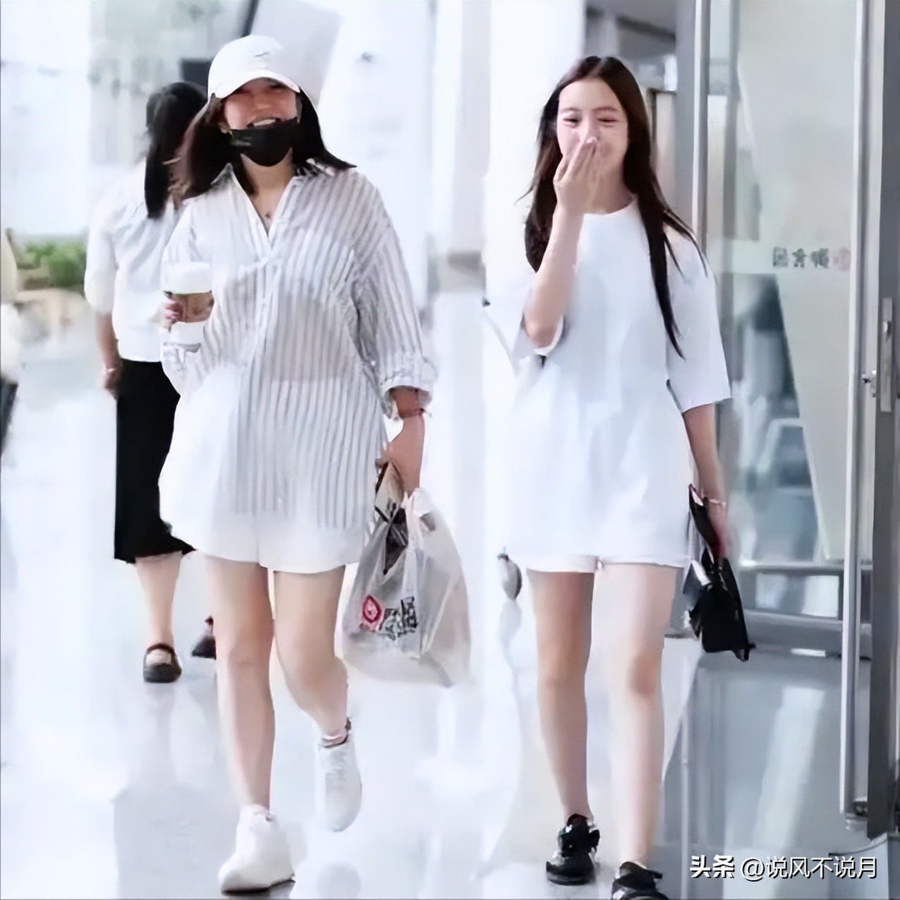 赵薇被执行冻结股权事件_赵薇现在还在娱乐圈吗_赵薇被封杀后女儿复出