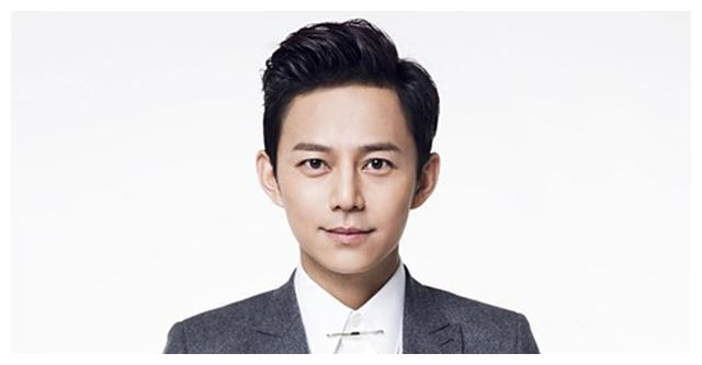 四位备受争议的主持人,第一位娘气十足,她年轻靓丽却黑料不断!